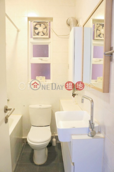 HK$ 12.3M | Tai Hang Terrace Wan Chai District Unique 2 bedroom on high floor with parking | For Sale