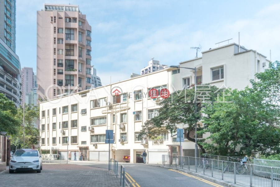 HK$ 43,000/ month 6B-6E Bowen Road | Central District | Charming 3 bedroom with balcony & parking | Rental