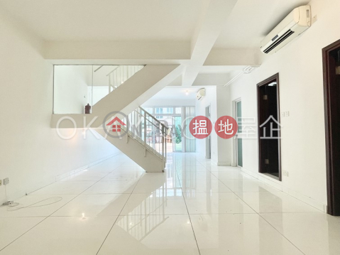 Cozy house with balcony | Rental, New Villa Cecil - Phase 1 新趙苑 - 第1期 | Cheung Chau (OKAY-R370918)_0