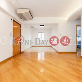 Charming 2 bedroom on high floor with rooftop & parking | Rental