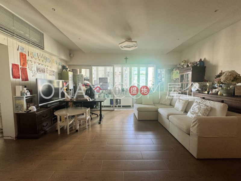 Popular 4 bedroom with balcony | For Sale | Parkway Court 寶威閣 Sales Listings