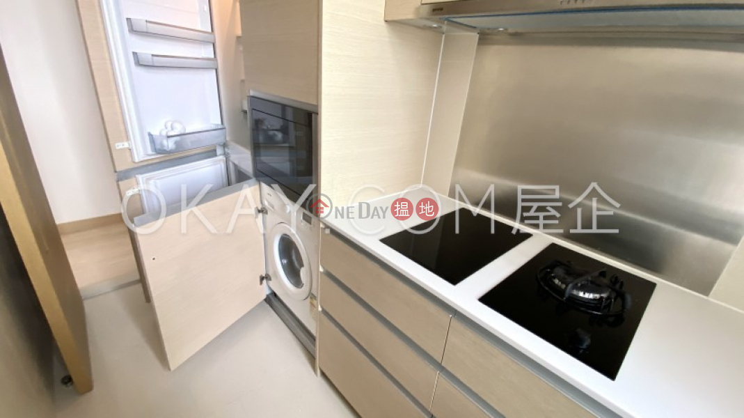 Lovely 2 bedroom on high floor with sea views & balcony | Rental | SOHO 189 西浦 Rental Listings