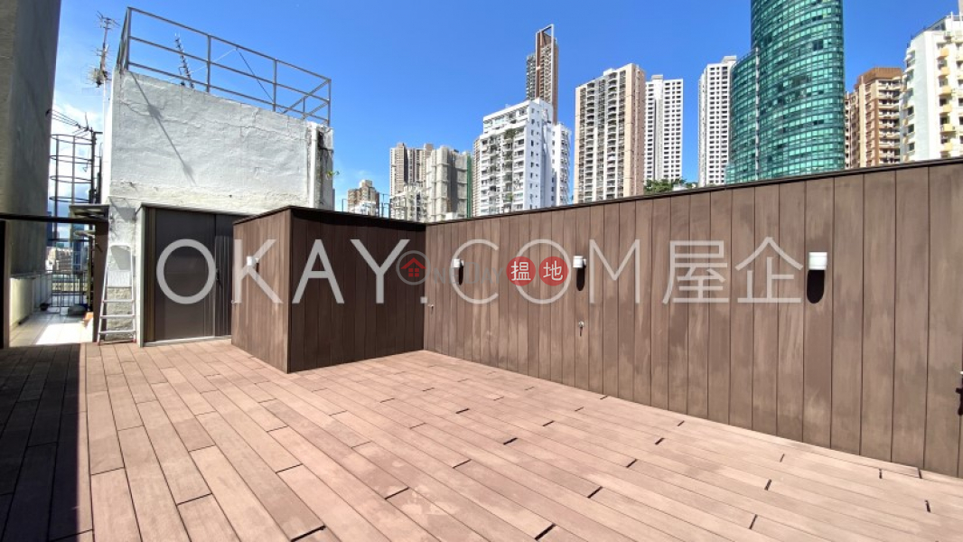 Stylish 2 bedroom on high floor with rooftop | For Sale | Yu Fung Building 愉豐大廈 Sales Listings