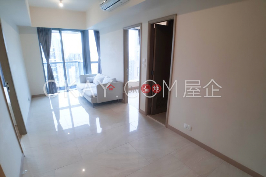 Popular 2 bedroom on high floor with balcony | Rental | King\'s Hill 眀徳山 Rental Listings