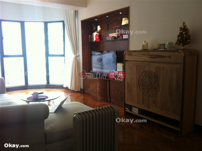 HK$ 34,000/ month | Hillsborough Court | Central District | Luxurious 2 bedroom with parking | Rental