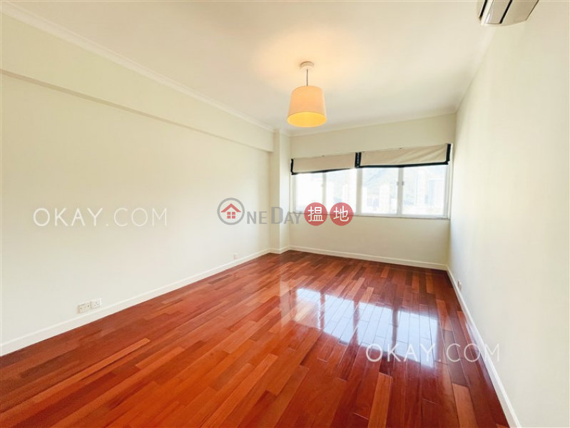 Efficient 3 bedroom with balcony & parking | For Sale | 18-40 Belleview Drive | Southern District, Hong Kong Sales HK$ 68M