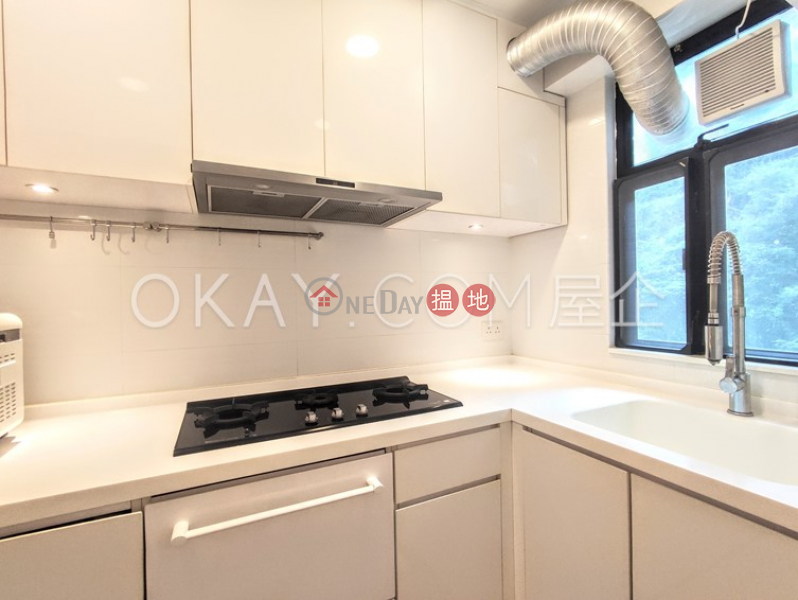 Charming 2 bedroom with balcony | Rental, Scenecliff 承德山莊 Rental Listings | Western District (OKAY-R45574)