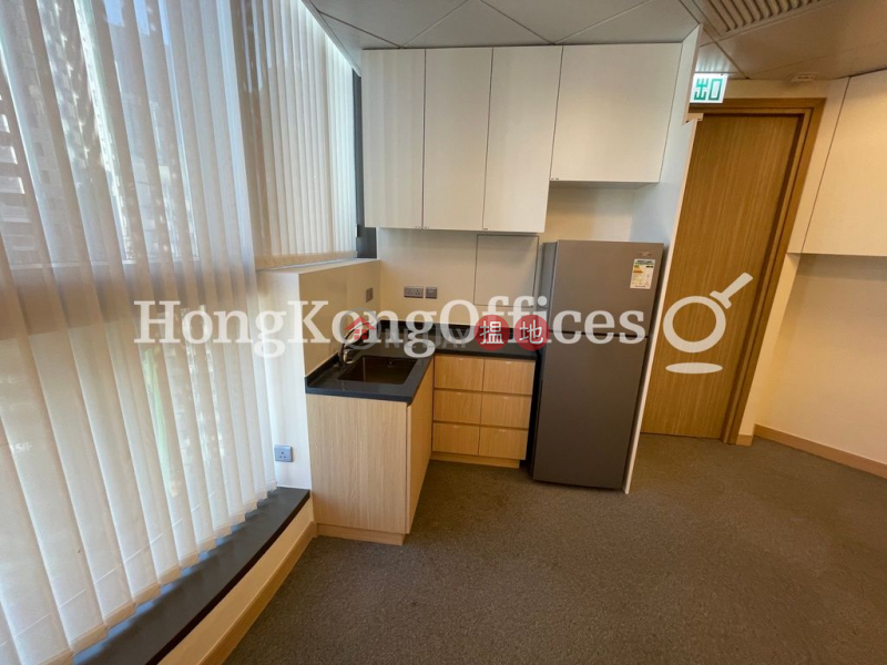 HK$ 135,992/ month 152 Queen\'s Road Central | Central District | Office Unit for Rent at 152 Queen\'s Road Central