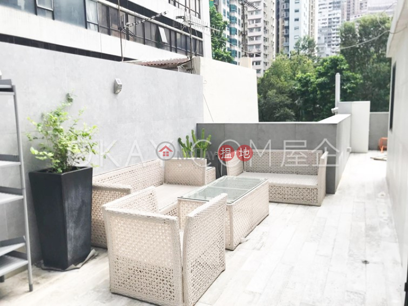 HK$ 28,500/ month 16-18 Queen\'s Road West Western District Practical 1 bedroom on high floor with rooftop | Rental