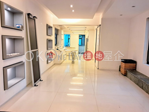 Efficient 3 bed on high floor with rooftop & balcony | Rental | Kam Yuen Mansion 錦園大廈 _0