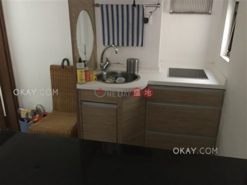 Generous 1 bedroom on high floor with rooftop | For Sale, 44-46 Sai Street | Central District | Hong Kong, Sales | HK$ 9.3M