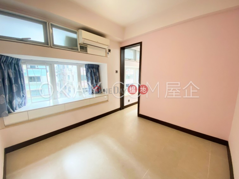 HK$ 8.8M | Sussex Court, Western District | Charming 2 bedroom in Mid-levels West | For Sale