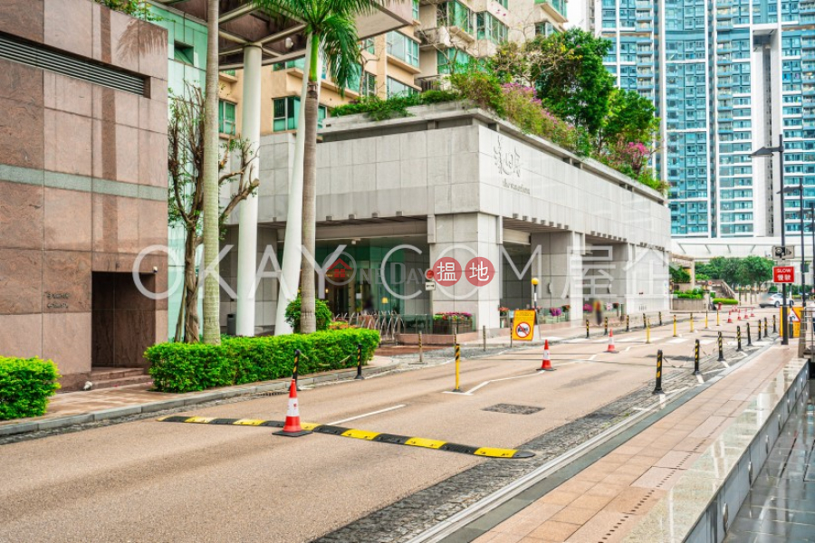 Property Search Hong Kong | OneDay | Residential | Sales Listings | Luxurious 3 bedroom in Kowloon Station | For Sale