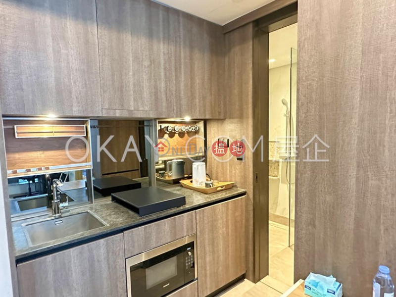 Generous 1 bedroom with balcony | For Sale | Novum West Tower 2 翰林峰2座 Sales Listings