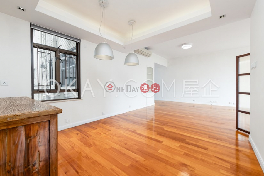 HK$ 61,000/ month, Skyline Mansion Block 1 Western District | Efficient 3 bed on high floor with balcony & parking | Rental