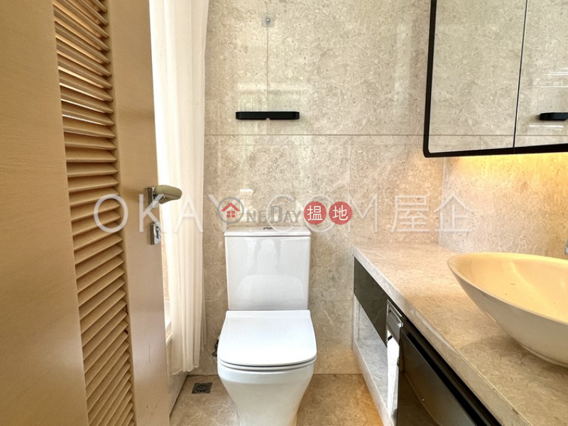 Elegant 3 bedroom with balcony | For Sale | Upton 維港峰 Sales Listings