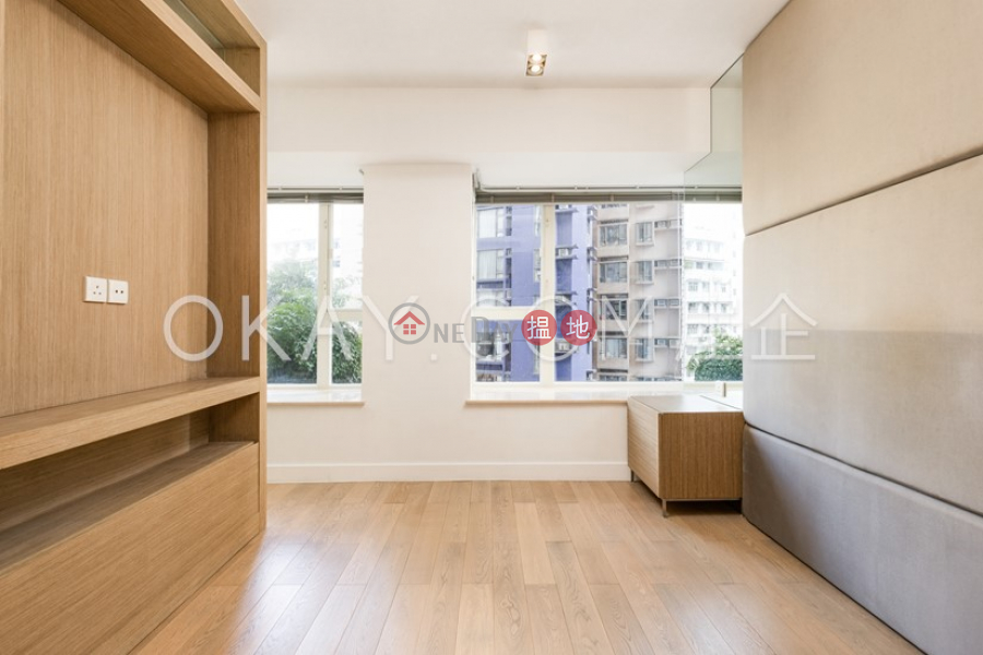 Nicely kept 2 bedroom with balcony | For Sale | 108 Hollywood Road | Central District, Hong Kong | Sales HK$ 15.88M