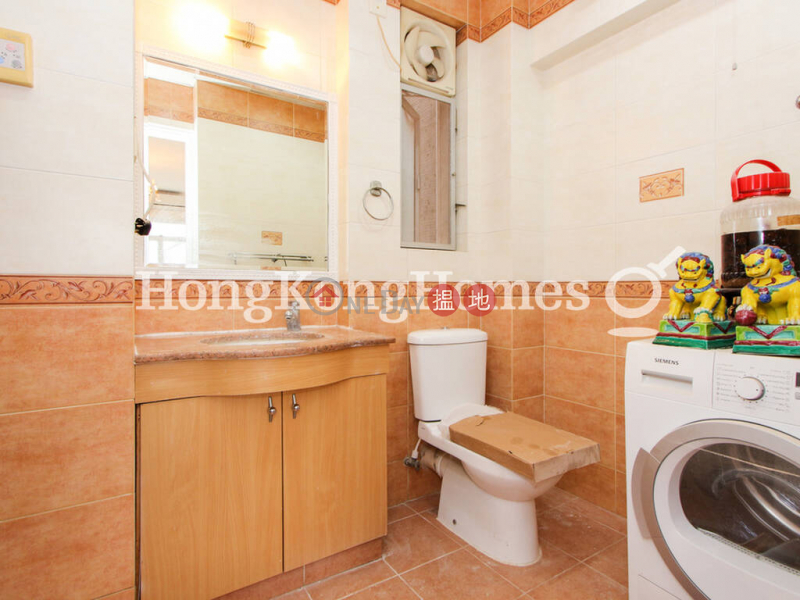 Property Search Hong Kong | OneDay | Residential | Rental Listings | 3 Bedroom Family Unit for Rent at Long Mansion