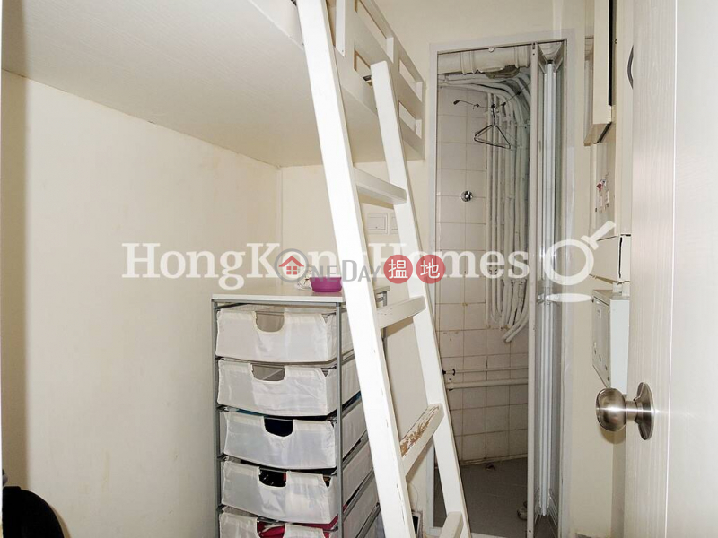 HK$ 60,000/ month The Royal Court Central District 3 Bedroom Family Unit for Rent at The Royal Court