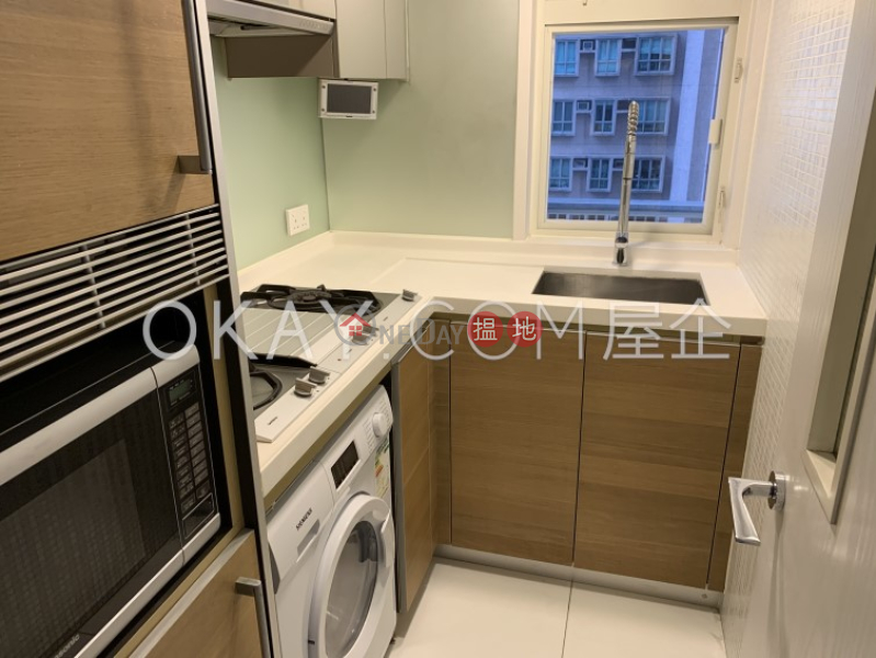 Practical 2 bedroom with balcony | For Sale | Centrestage 聚賢居 Sales Listings