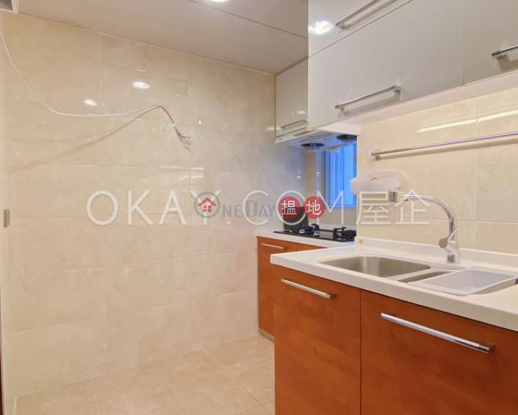 HK$ 25,000/ month | (T-12) Heng Shan Mansion Kao Shan Terrace Taikoo Shing Eastern District | Generous 2 bedroom in Quarry Bay | Rental