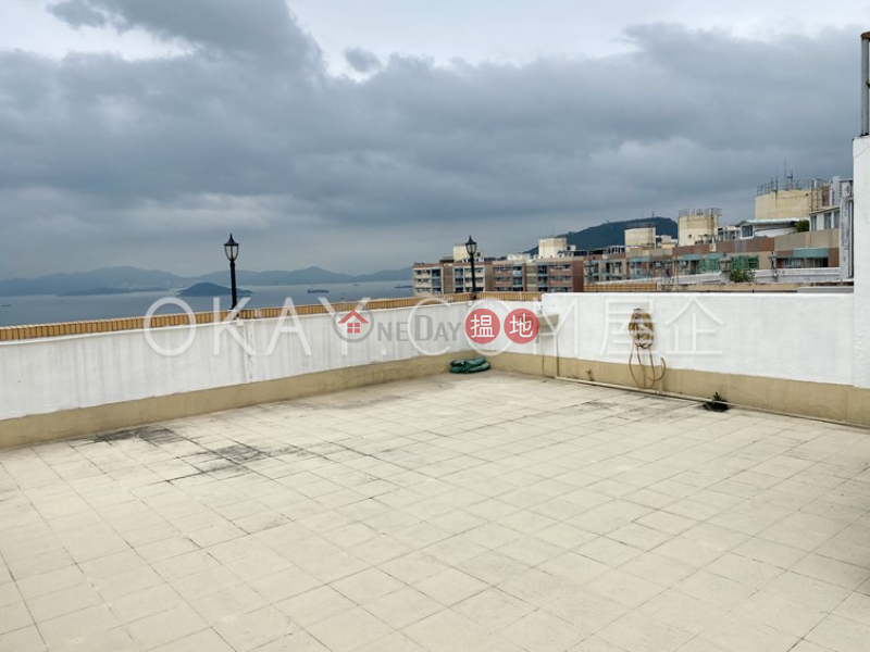 HK$ 50,000/ month | Block 45-48 Baguio Villa Western District | Efficient 2 bed on high floor with rooftop & balcony | Rental