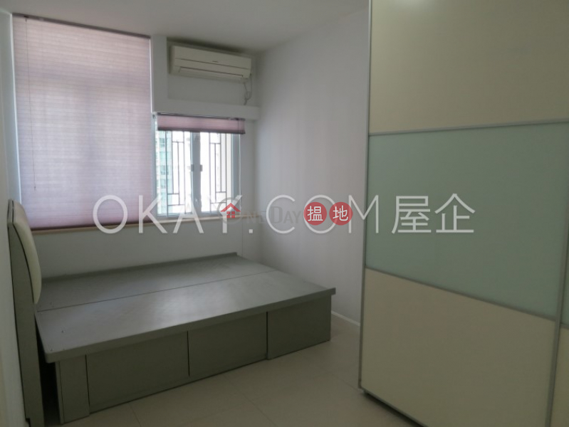 Popular 2 bedroom in Mid-levels West | For Sale | Robinson Crest 賓士花園 Sales Listings