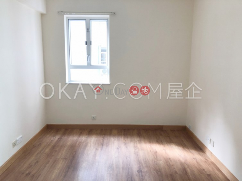 Rare 3 bedroom with parking | For Sale, Miramar Villa 美麗邨 Sales Listings | Wan Chai District (OKAY-S58118)
