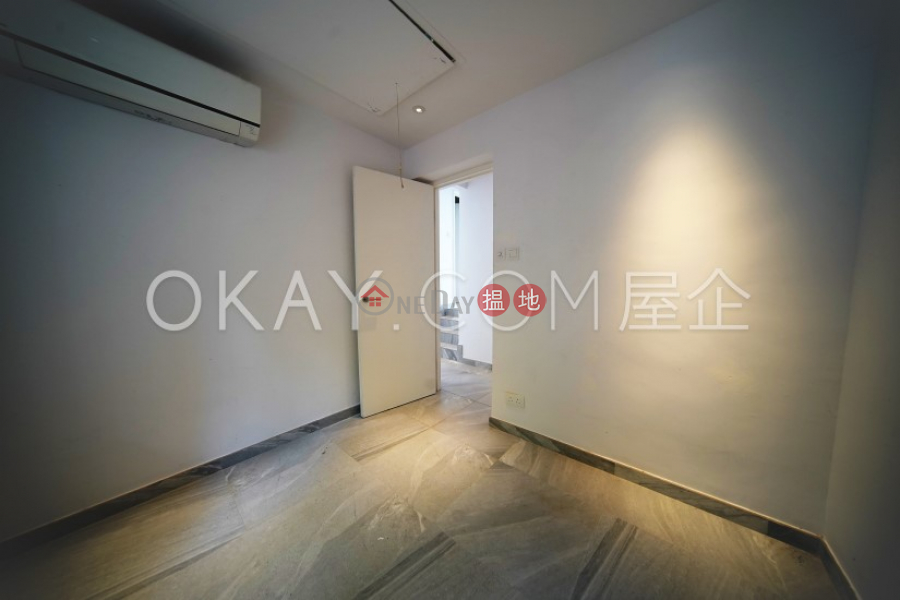 Nicely kept house with rooftop & balcony | For Sale | Chuk Yeung Road Village House 竹洋路村屋 Sales Listings