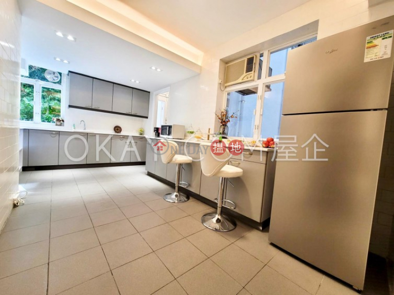 HK$ 95,000/ month, Pine Court Block A-F | Central District, Gorgeous 3 bedroom with balcony & parking | Rental