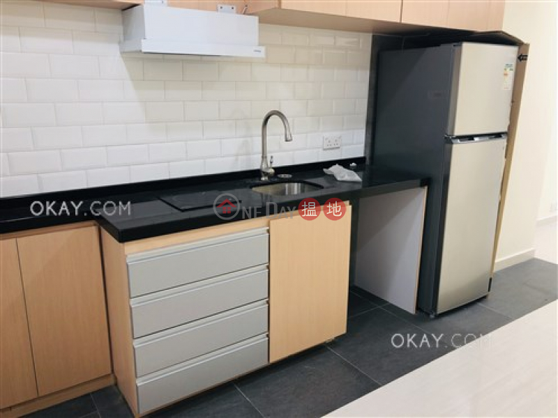 HK$ 8.8M | On Shun Mansion, Western District Rare 1 bedroom in Sai Ying Pun | For Sale