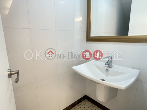 Gorgeous 3 bedroom with terrace & parking | Rental | Stanley Green 維璧別墅 _0