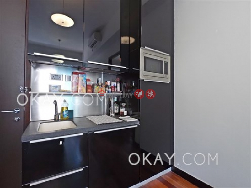 HK$ 26,300/ month J Residence, Wan Chai District Nicely kept 1 bedroom with balcony | Rental