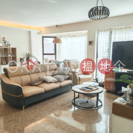 Lovely 3 bedroom with parking | For Sale