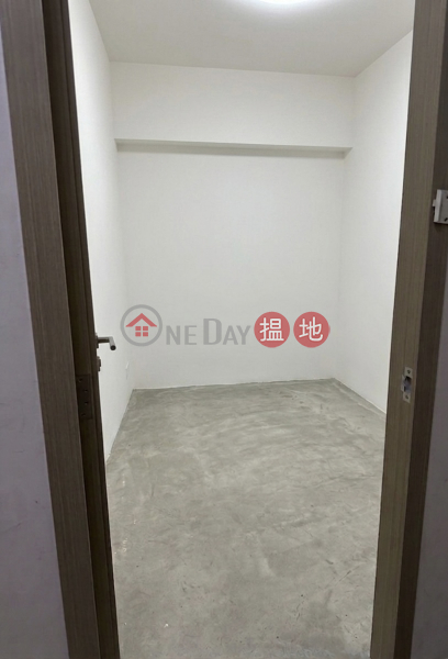 Ming Fat Industrial Building 1 Kin Fat Street | Tuen Mun, Hong Kong | Sales HK$ 2.88M