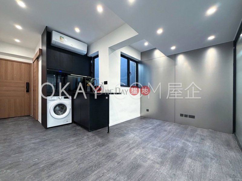 Charming 1 bedroom with rooftop | Rental, 17 Peel Street 卑利街17號 Rental Listings | Central District (OKAY-R784188)
