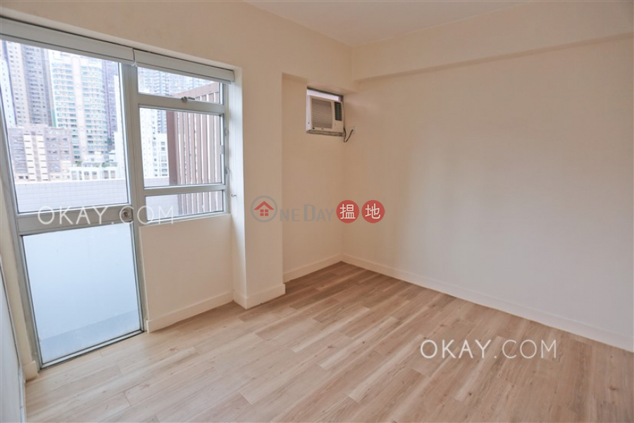 HK$ 36,000/ month, Amber Lodge, Central District Tasteful 2 bedroom on high floor with rooftop & balcony | Rental