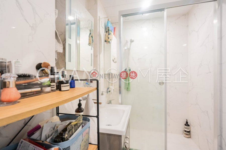 HK$ 19.8M | 2 Tramway Path Central District, Nicely kept 2 bedroom with rooftop | For Sale