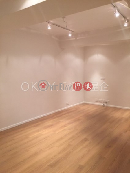 HK$ 65,000/ month, GLENEALY TOWER | Central District | Beautiful 3 bedroom in Central | Rental