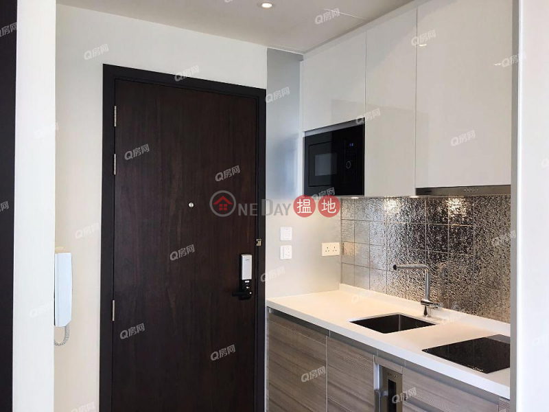 HK$ 15,500/ month AVA 128, Western District AVA 128 | Low Floor Flat for Rent