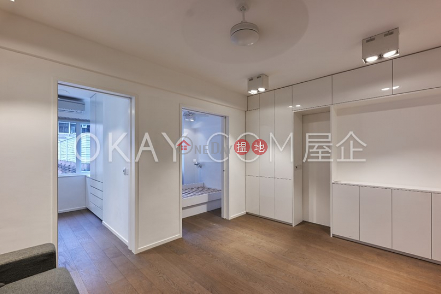 Gorgeous 2 bedroom in Mid-levels West | For Sale | Caine Building 廣堅大廈 Sales Listings
