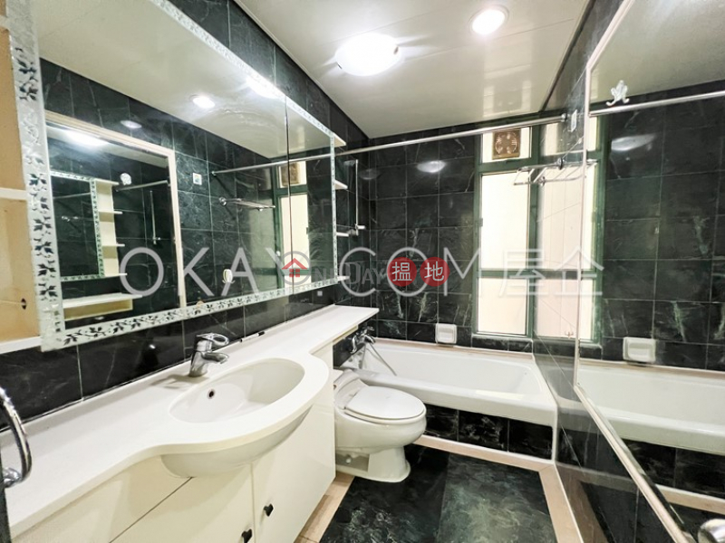 HK$ 38,000/ month Discovery Bay, Phase 9 La Serene, Block 3 Lantau Island Gorgeous 3 bedroom with sea views & balcony | Rental