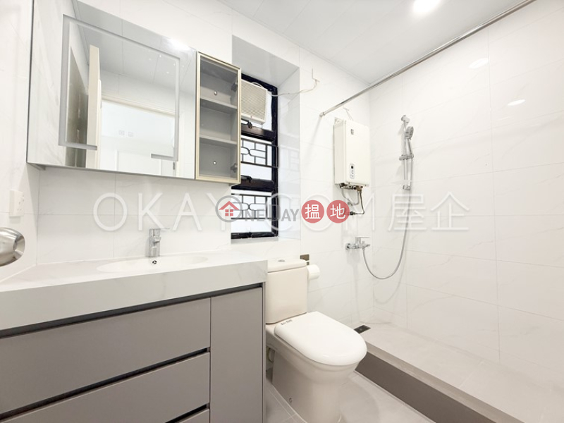 HK$ 25,000/ month, Discovery Bay, Phase 5 Greenvale Village, Greenery Court (Block 1),Lantau Island | Tasteful 3 bedroom with balcony | Rental