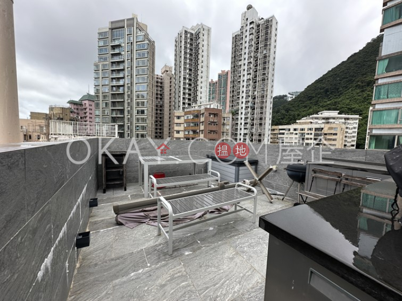 Unique penthouse with rooftop & balcony | Rental | Gartside Building 嘉茜大廈 Rental Listings