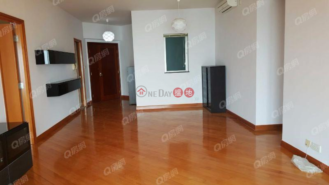 Property Search Hong Kong | OneDay | Residential | Rental Listings | Sorrento Phase 2 Block 1 | 4 bedroom High Floor Flat for Rent