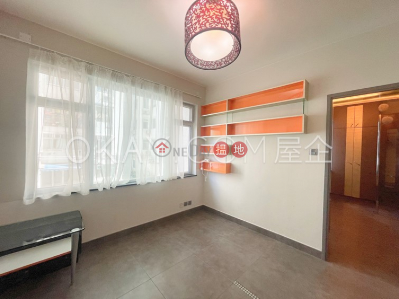 Generous 2 bedroom in Causeway Bay | Rental | Marco Polo Mansion 海威大廈 Rental Listings