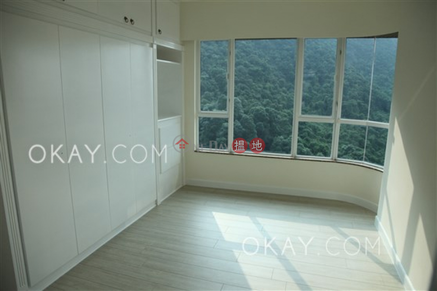 HK$ 69,500/ month Hillsborough Court Central District | Stylish 3 bedroom in Mid-levels Central | Rental