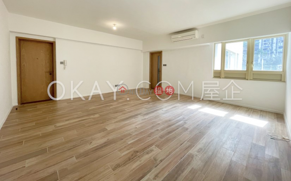 Lovely 2 bedroom in Mid-levels Central | Rental | St. Joan Court 勝宗大廈 Rental Listings