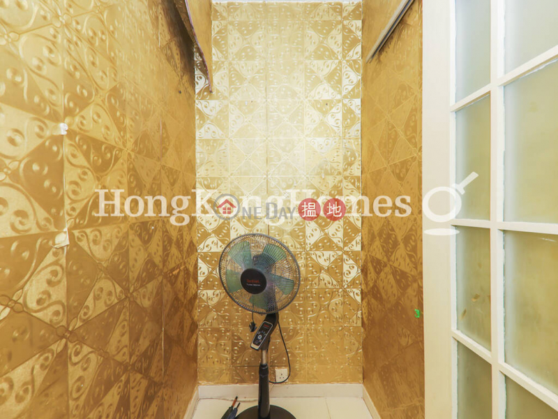 Property Search Hong Kong | OneDay | Residential Rental Listings | 3 Bedroom Family Unit for Rent at Kam Kin Mansion