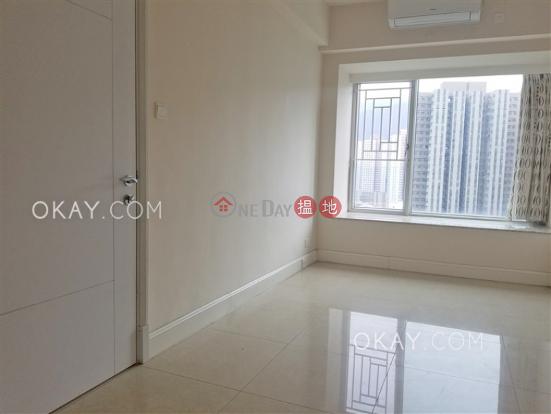 Gorgeous 3 bedroom with balcony | For Sale | Festival City Phase 1 Tower 2 名城1期2座 Sales Listings